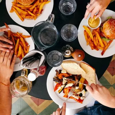 How to Save Money While Eating Out