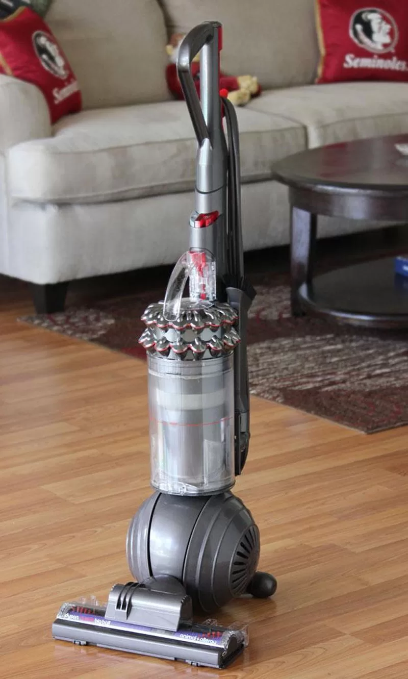 Dyson-Cinetic-Edge-cleaning