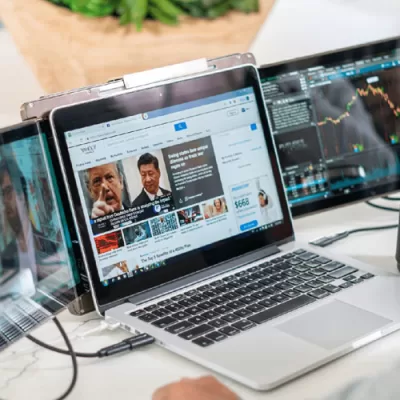 How Laptop Screen Extenders Help Professionals Stay Focused